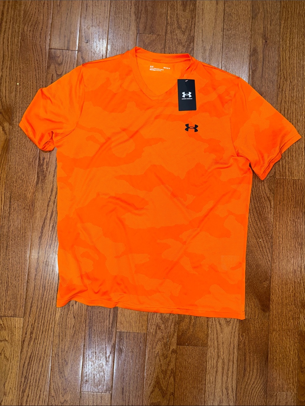 Under Armour Men’s Bright Orange V-Neck Camo Performance Tee